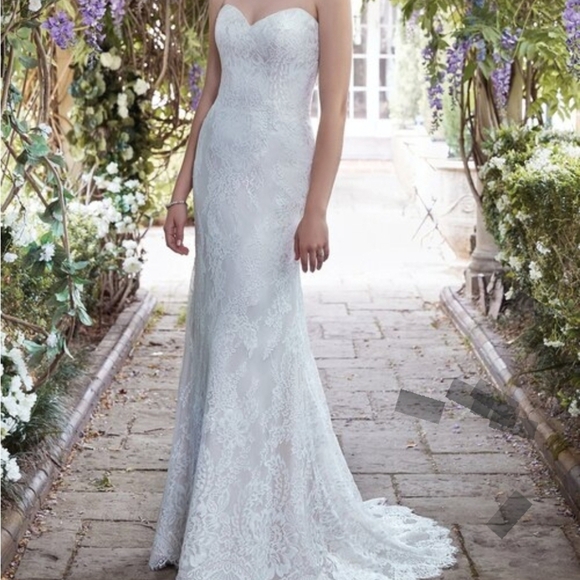 Maggie Sottero Ivory Lace Wedding Gown - Picture 4 of 5